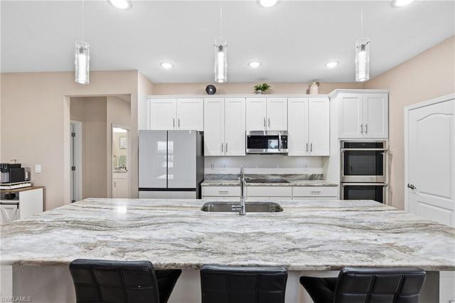 512 NW 4th ST, Cape Coral, FL 33993