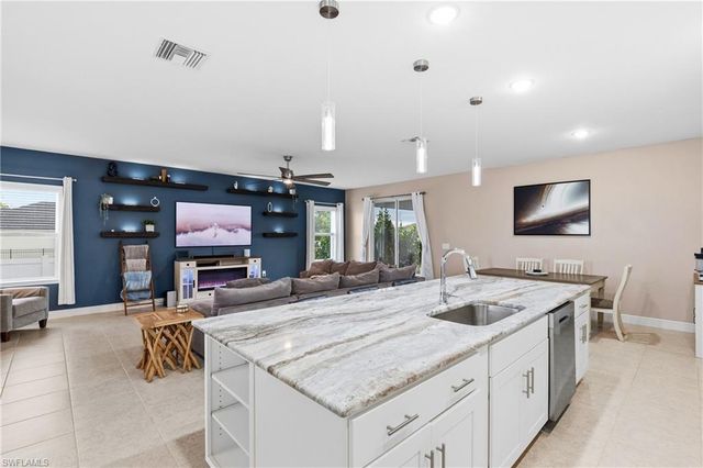 512 NW 4th ST, Cape Coral, FL 33993