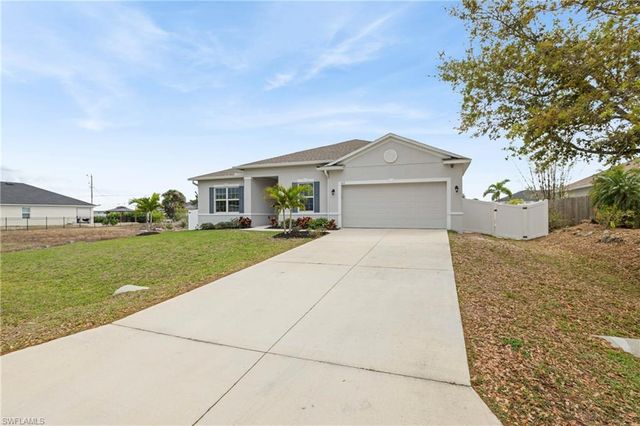 512 NW 4th ST, Cape Coral, FL 33993