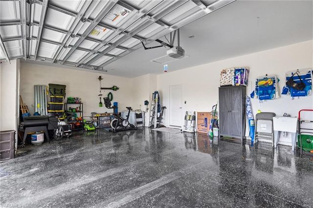 512 NW 4th ST, Cape Coral, FL 33993