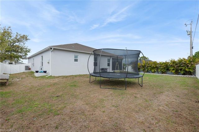 512 NW 4th ST, Cape Coral, FL 33993
