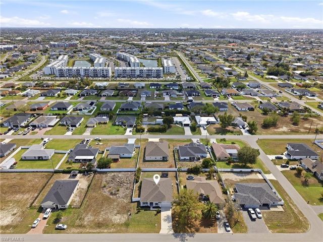 512 NW 4th ST, Cape Coral, FL 33993