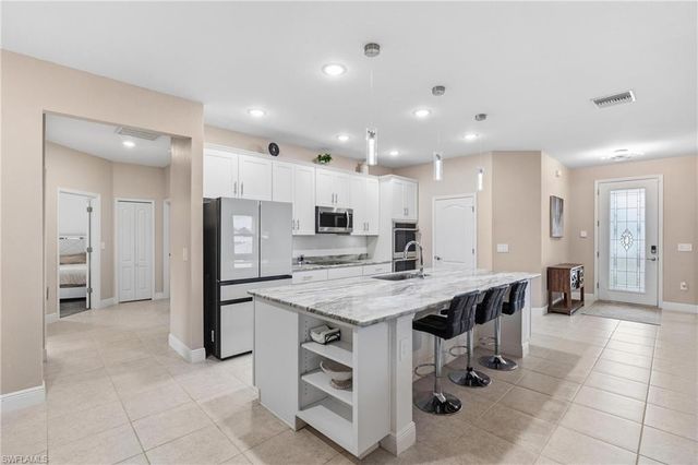 512 NW 4th ST, Cape Coral, FL 33993