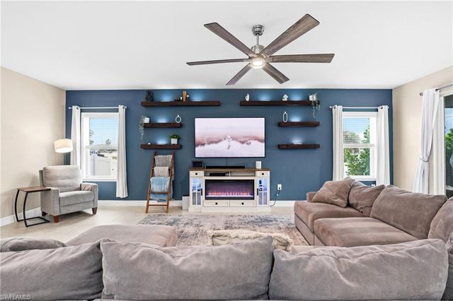 512 NW 4th ST, Cape Coral, FL 33993