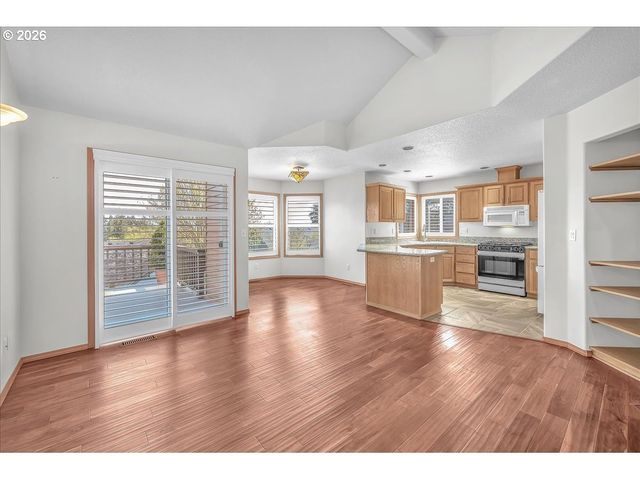 2350 7TH St, Columbia City, OR 97018