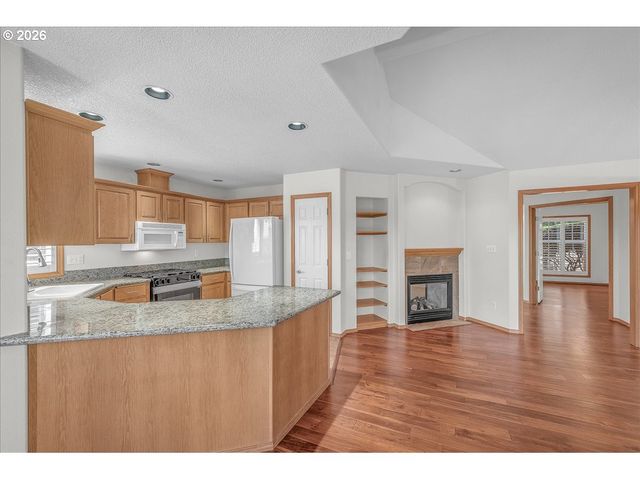 2350 7TH St, Columbia City, OR 97018