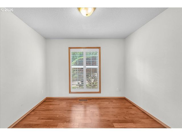 2350 7TH St, Columbia City, OR 97018