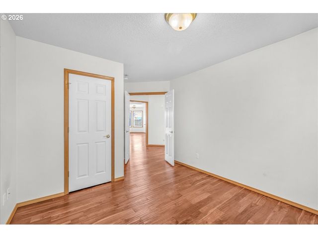 2350 7TH St, Columbia City, OR 97018