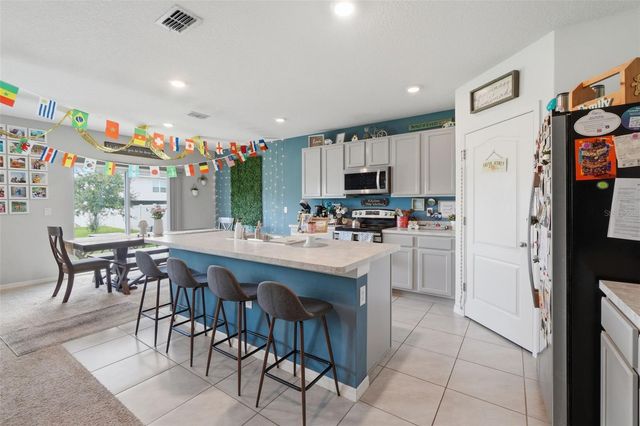 2609 GRAND CENTRAL AVENUE, Tavares, FL 32778