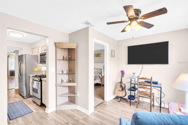 10036 63RD AVENUE N 6, St Petersburg, FL 33708