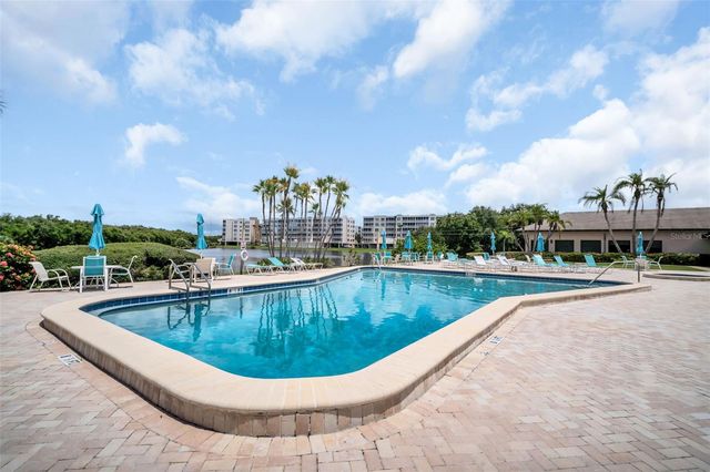 10036 63RD AVENUE N 6, St Petersburg, FL 33708
