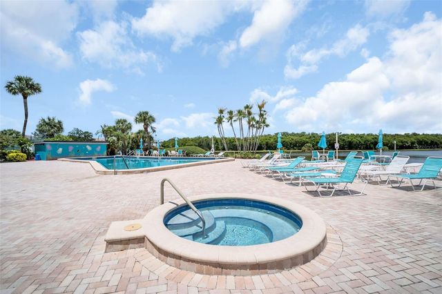 10036 63RD AVENUE N 6, St Petersburg, FL 33708