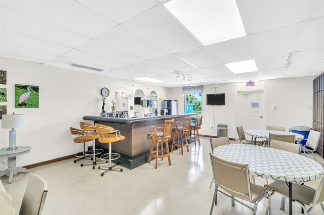 10036 63RD AVENUE N 6, St Petersburg, FL 33708