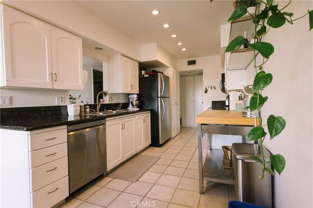 282 Redondo 302, Long Beach, CA 90803