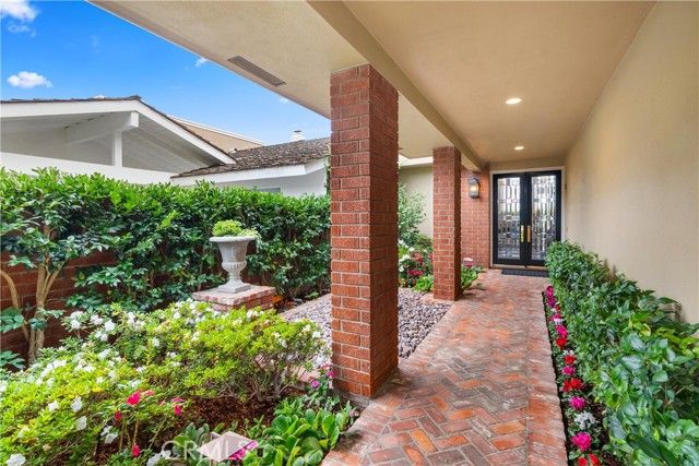 9 Rue Cannes, Newport Beach, CA 92660