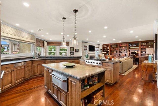 9 Rue Cannes, Newport Beach, CA 92660