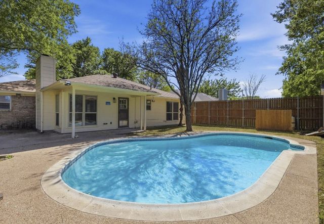 1140 W Hills Terrace, Saginaw, TX 76179