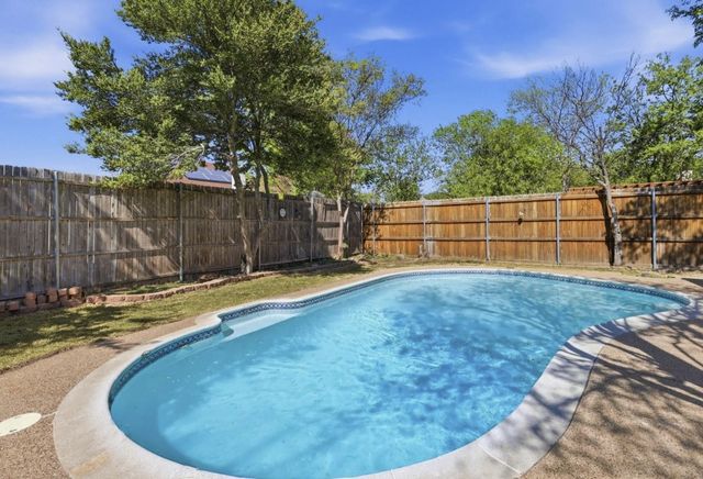 1140 W Hills Terrace, Saginaw, TX 76179