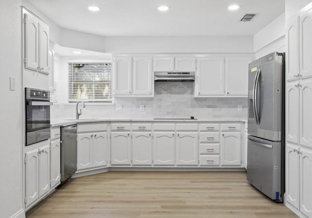 1140 W Hills Terrace, Saginaw, TX 76179