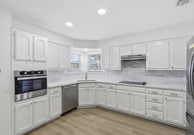 1140 W Hills Terrace, Saginaw, TX 76179
