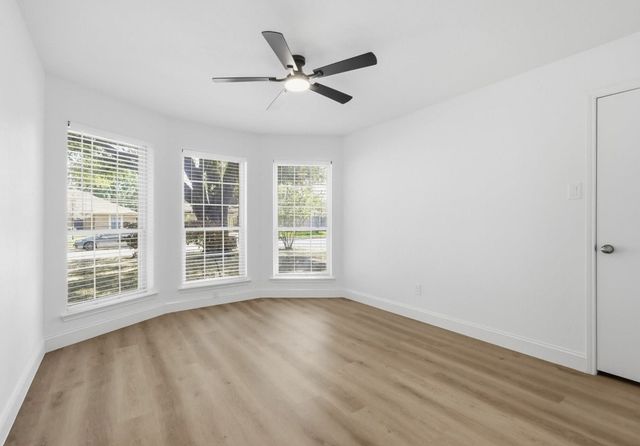 1140 W Hills Terrace, Saginaw, TX 76179