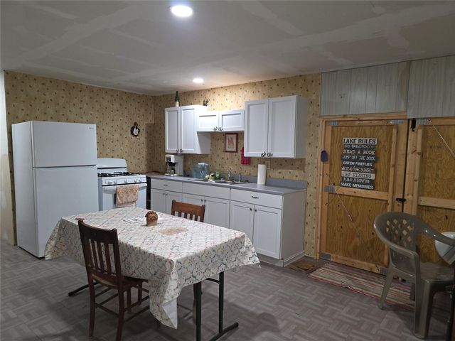 51 Moss Hill Lane, Point Blank, TX 77364