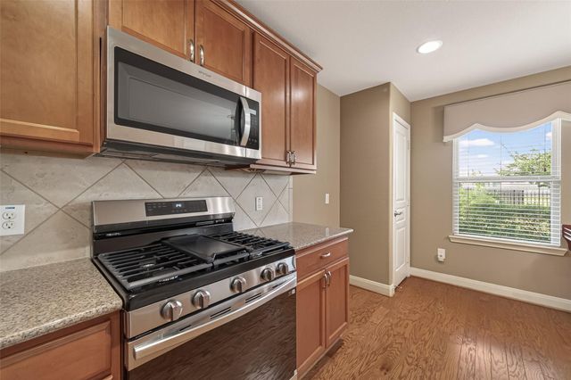 2922 Bur Oak Court, Richmond, TX 77469