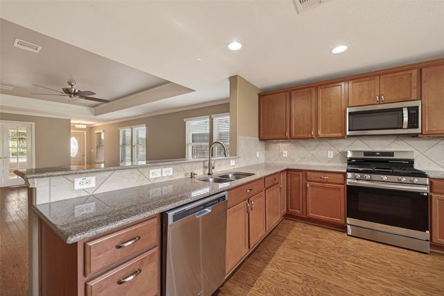 2922 Bur Oak Court, Richmond, TX 77469