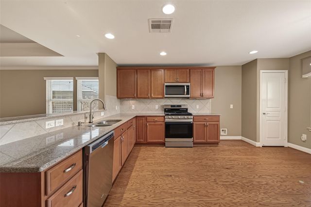 2922 Bur Oak Court, Richmond, TX 77469