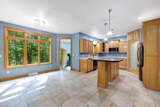 3240 CRYSTAL CREEK COURT, Suamico, WI 54313