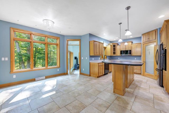 3240 CRYSTAL CREEK COURT, Suamico, WI 54313