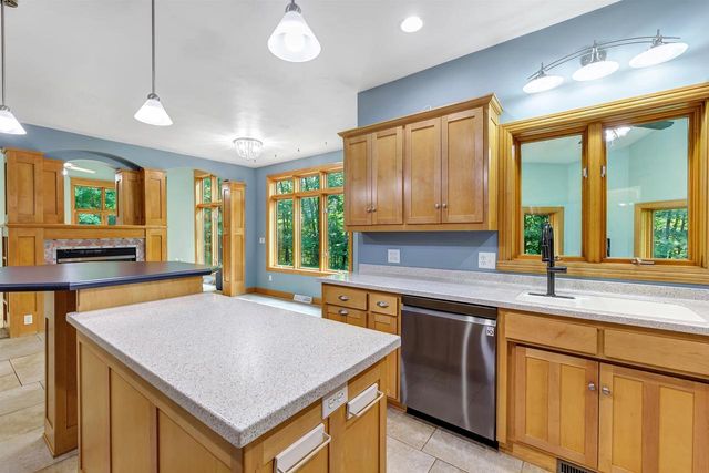3240 CRYSTAL CREEK COURT, Suamico, WI 54313