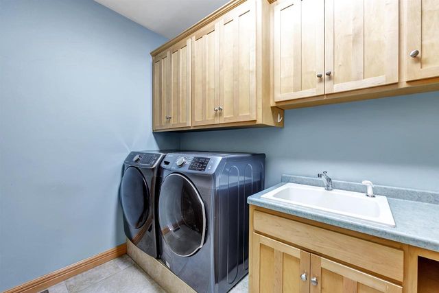3240 CRYSTAL CREEK COURT, Suamico, WI 54313