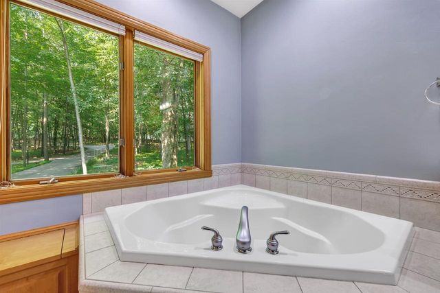 3240 CRYSTAL CREEK COURT, Suamico, WI 54313