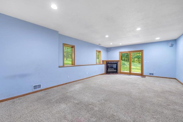 3240 CRYSTAL CREEK COURT, Suamico, WI 54313