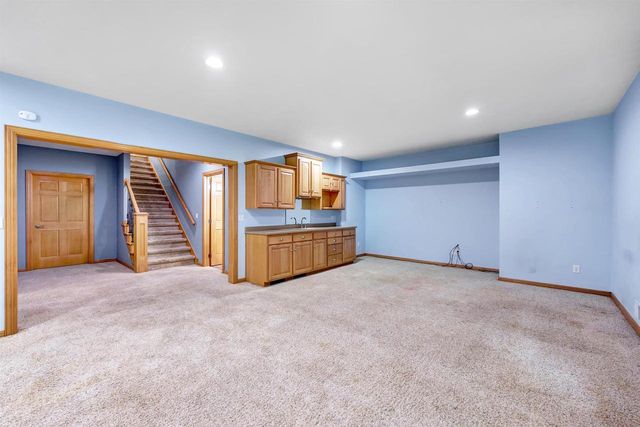 3240 CRYSTAL CREEK COURT, Suamico, WI 54313