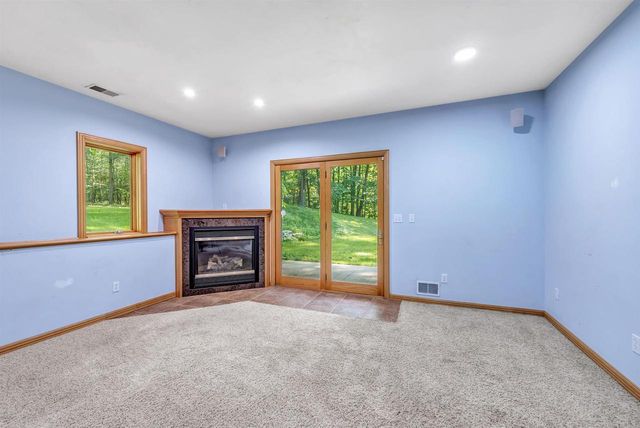 3240 CRYSTAL CREEK COURT, Suamico, WI 54313