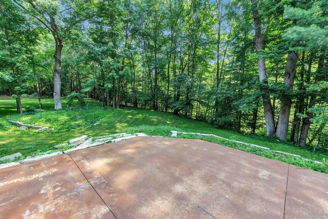 3240 CRYSTAL CREEK COURT, Suamico, WI 54313