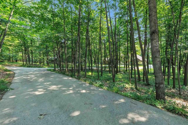 3240 CRYSTAL CREEK COURT, Suamico, WI 54313