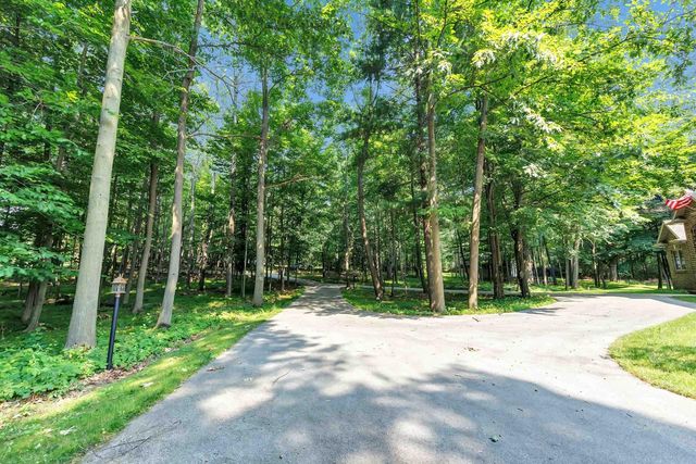 3240 CRYSTAL CREEK COURT, Suamico, WI 54313