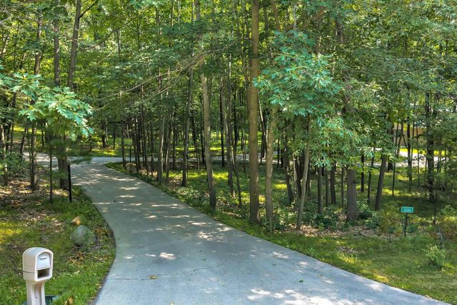 3240 CRYSTAL CREEK COURT, Suamico, WI 54313