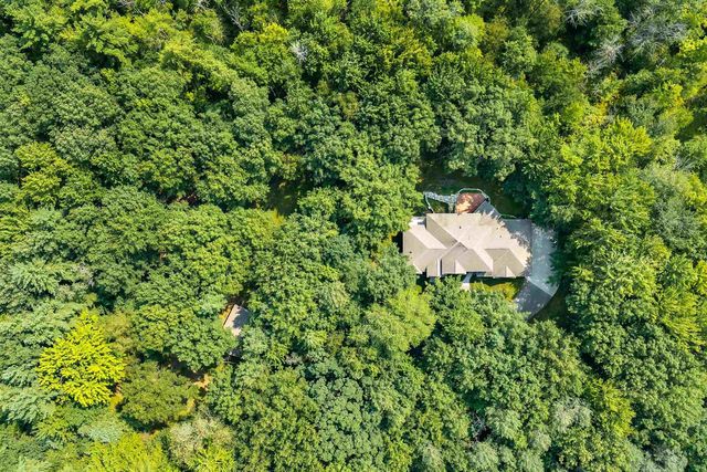 3240 CRYSTAL CREEK COURT, Suamico, WI 54313