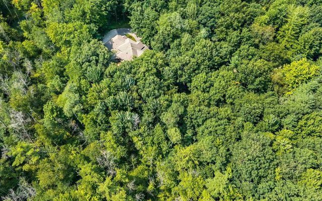 3240 CRYSTAL CREEK COURT, Suamico, WI 54313