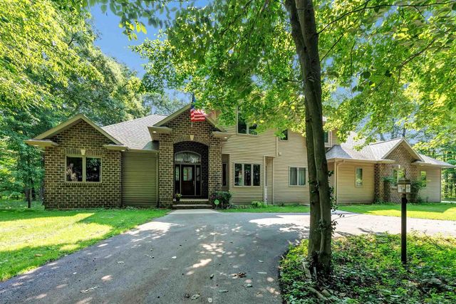 3240 CRYSTAL CREEK COURT, Suamico, WI 54313