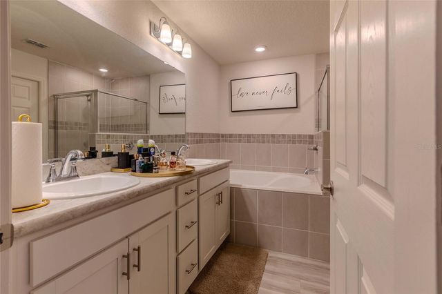 6896 PEBBLEBROOKE WAY, Zephyrhills, FL 33541