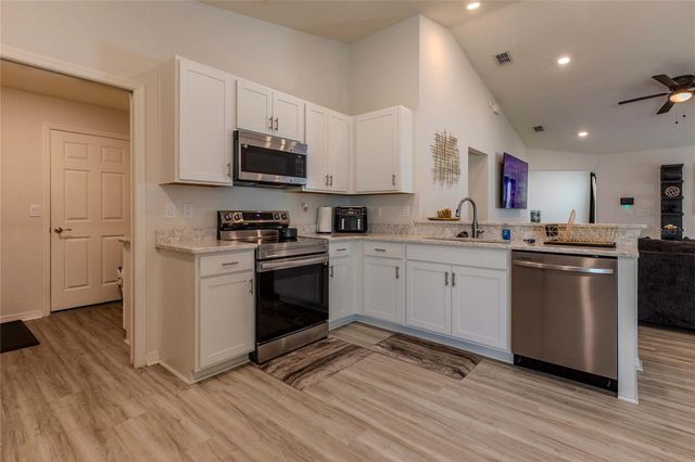 6896 PEBBLEBROOKE WAY, Zephyrhills, FL 33541