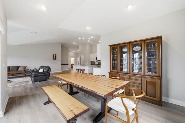 2046 Omaha DRIVE, Grafton, WI 53024