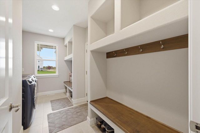 2046 Omaha DRIVE, Grafton, WI 53024