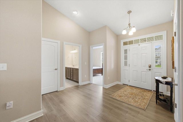 2046 Omaha DRIVE, Grafton, WI 53024