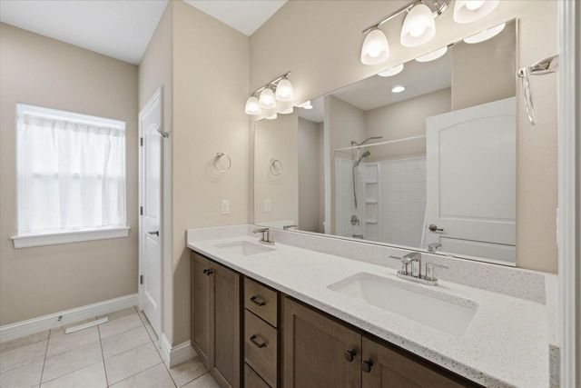 2046 Omaha DRIVE, Grafton, WI 53024